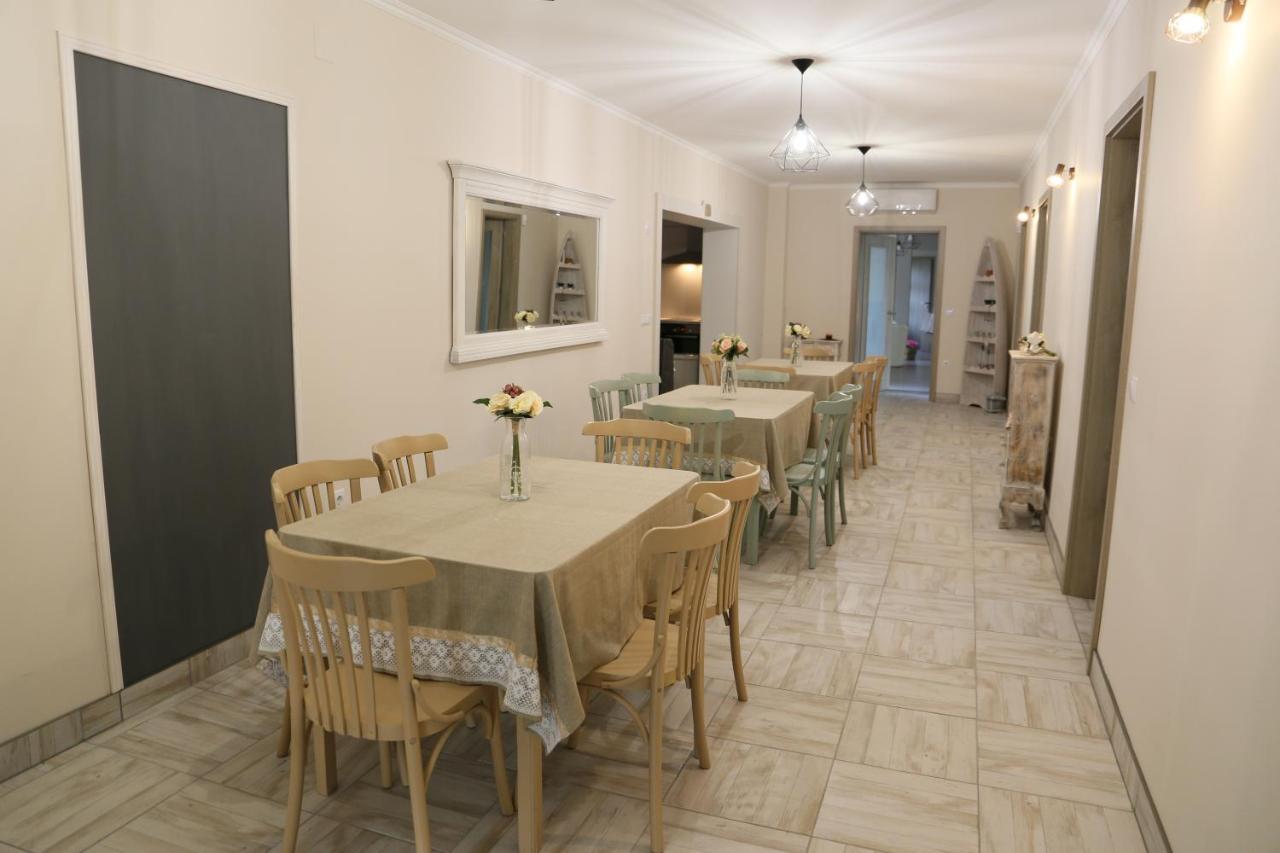 Hotel Tiszavilag Pihenohaz à Tiszakécske Extérieur photo