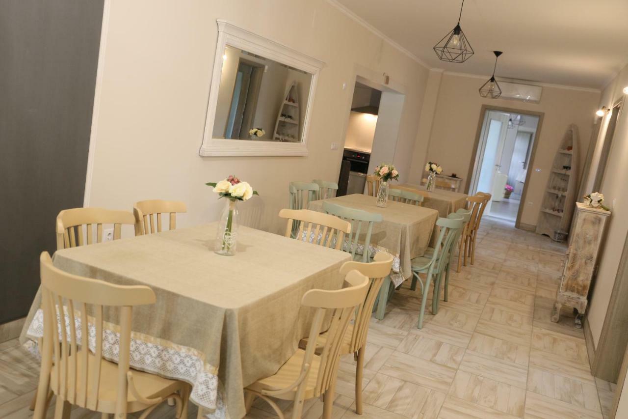 Hotel Tiszavilag Pihenohaz à Tiszakécske Extérieur photo